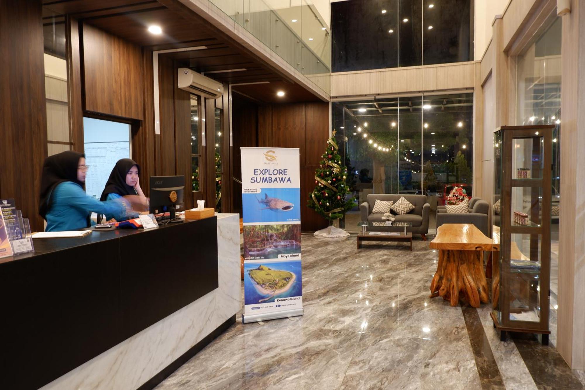 Grand Samota Hotel Sumbawa ภายนอก รูปภาพ